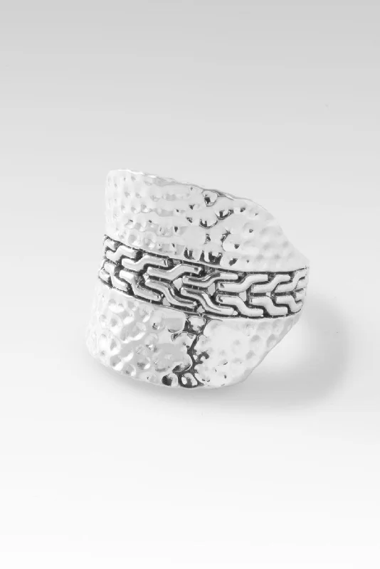 Women’s rings with twisted bands for style -Enduring Resolve Ring™ in Chainlink