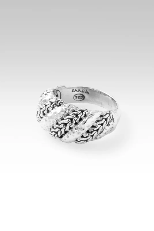 Women’s rings with spiral onyx for contrast -Guidance Ring™ in Chainlink