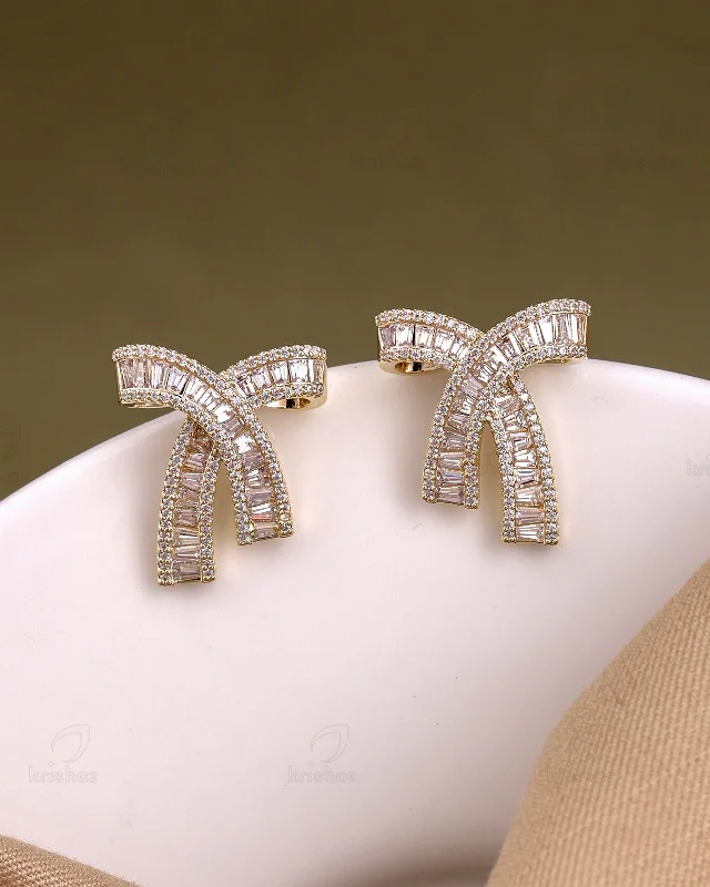 Best hoop earrings with gold for a luxurious and timeless look-Finely Fashionable Studs