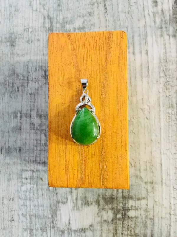 Necklaces and pendants with personalized charms for a custom piece of jewelry-Jade Teardrop Pendant Set in Sterling Silver