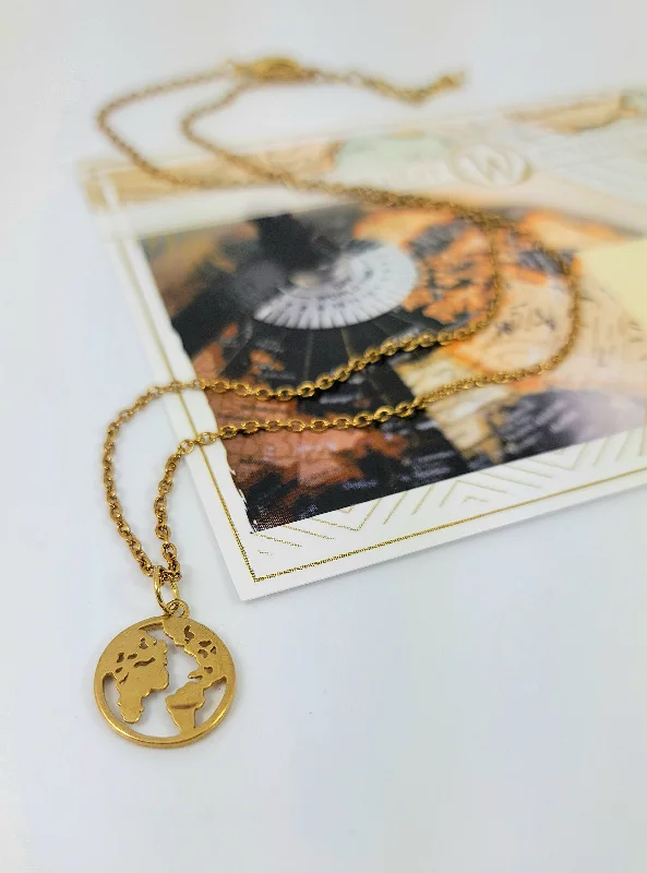 Best necklaces and pendants with art deco elements for a vintage, glamorous design-Golden Globe Necklace